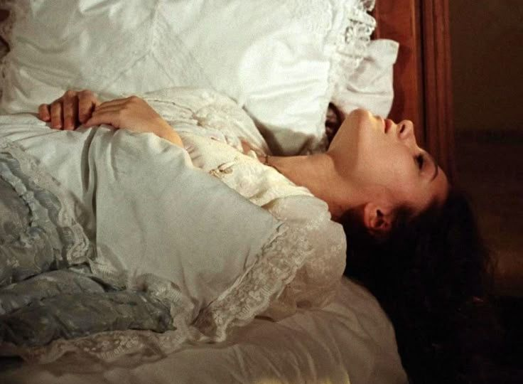 "Как муж он совершенно немощен"