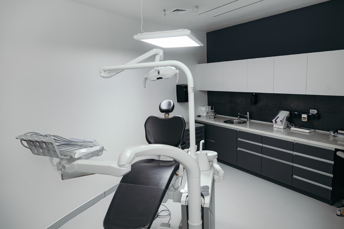 Фотография взята с сайта стоматологии Дмитрович Фэмили https://www.dmitrovich.ru/