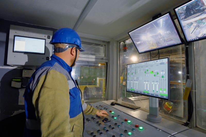    Сотрудник «ВИЗ-Стали»