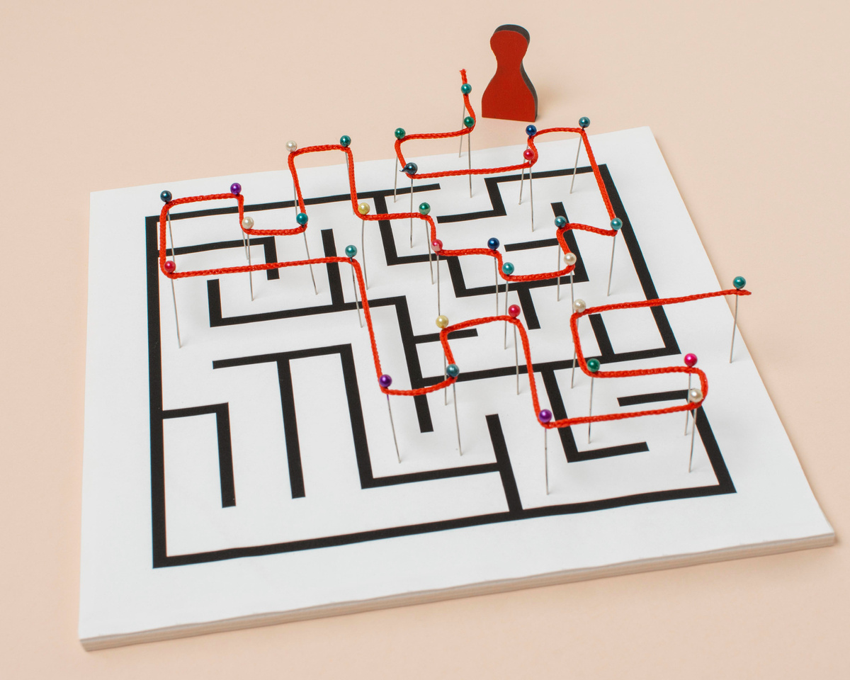 Выйти из этого запутанного лабиринта отношений может быть не просто, но крайне необходимо. Фото: freepik.com