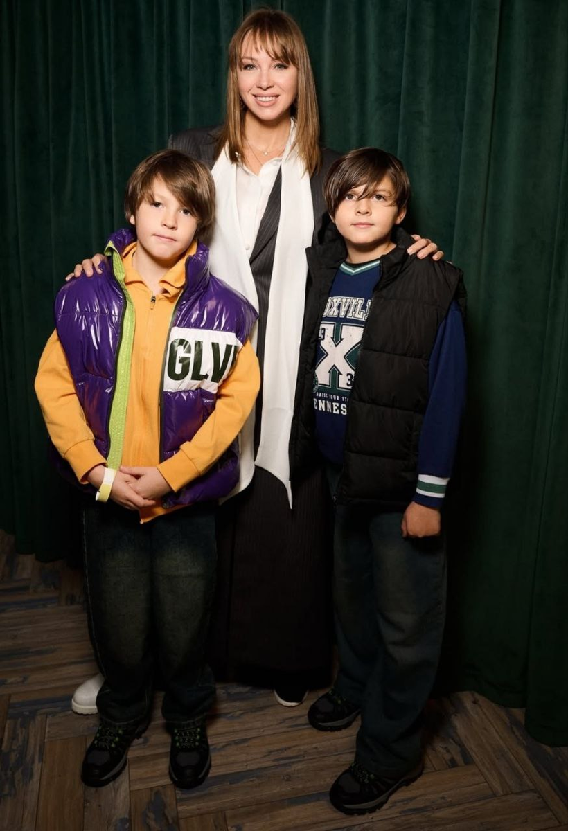 Полина Диброва и дети/ Личная страница модели в социальной сети