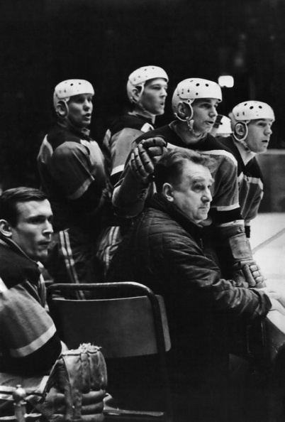 60-е... Скамейка команды ЦСКА. Виктор Толмачёв сегодня в запасе