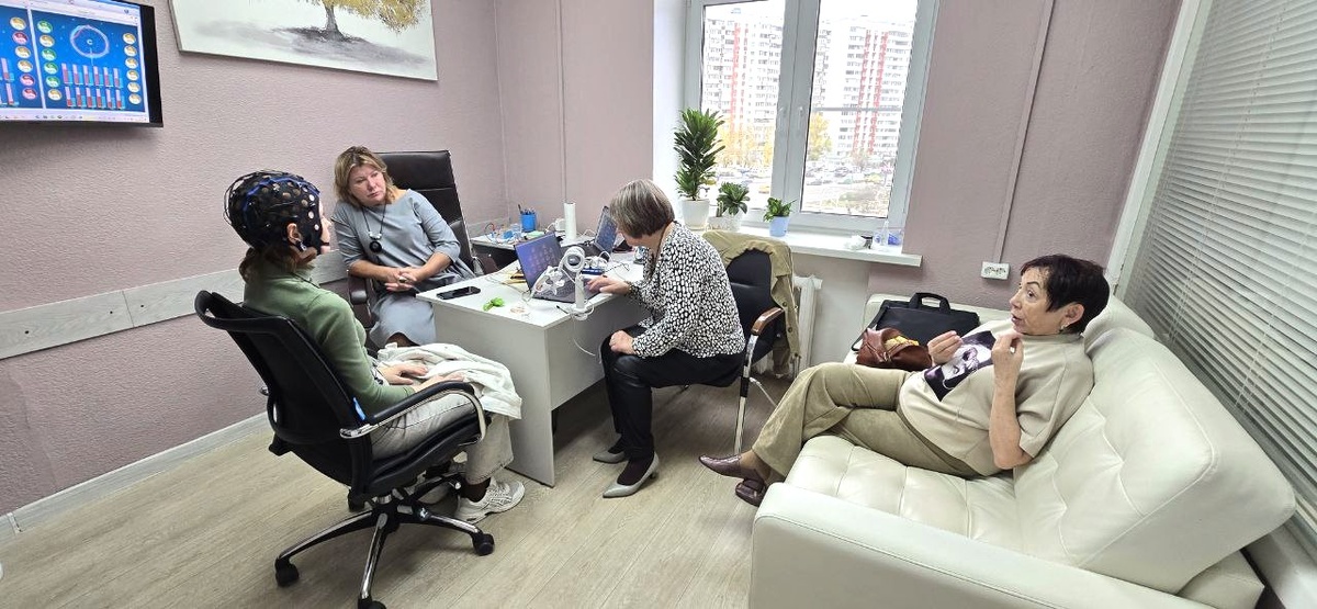Исследовательские сеансы с использованием электроэнцефалографа (ЭЭГ) в ООО МЕГА-ГЭЛАКСИ 29.10.2025 г.