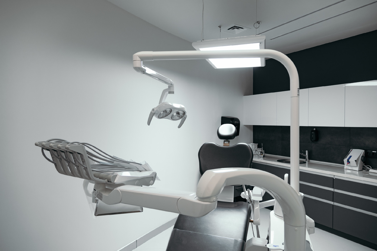 Фотография взята с сайта стоматологии Дмитрович Фэмили https://www.dmitrovich.ru/