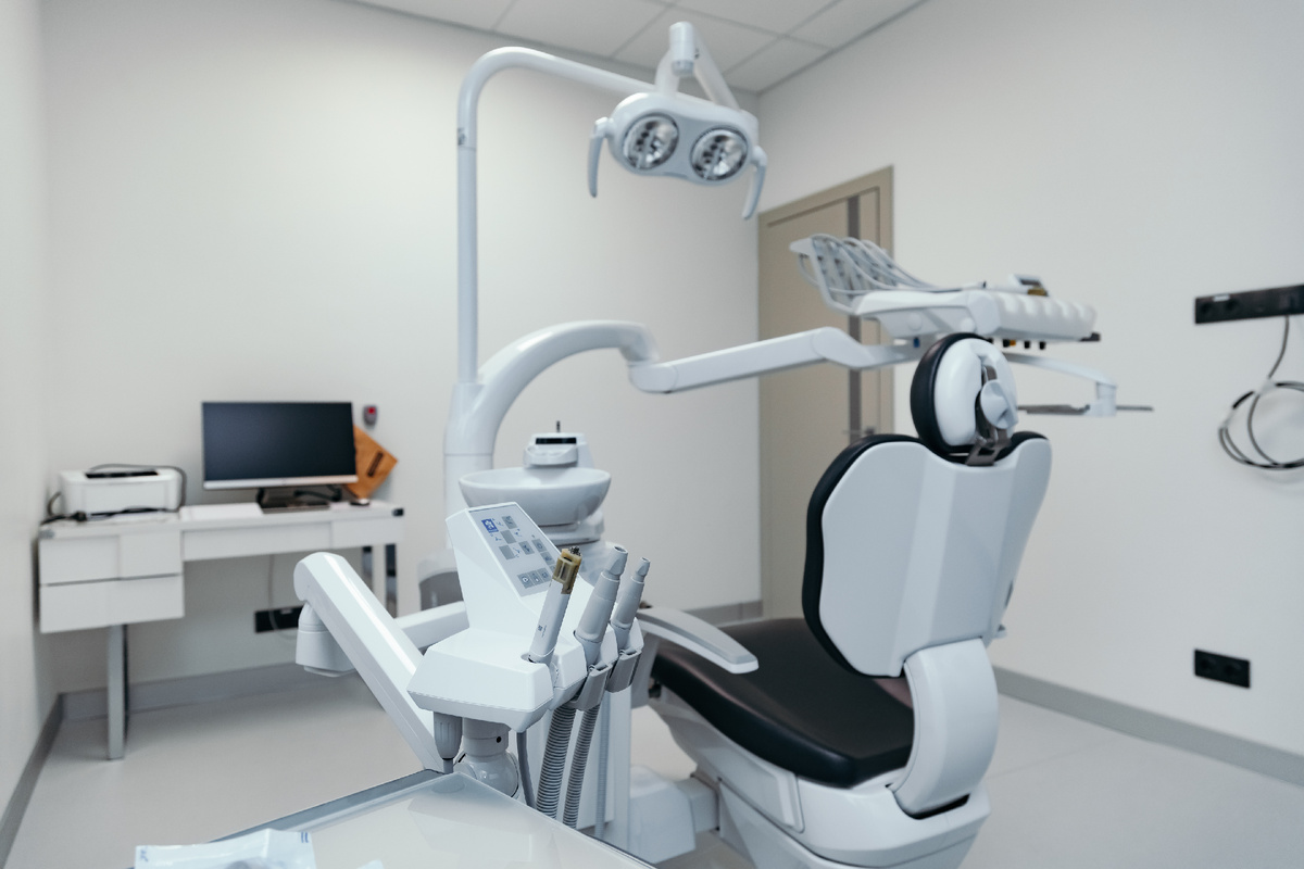 Фотография взята с сайта стоматологии Дмитрович Фэмили https://www.dmitrovich.ru/