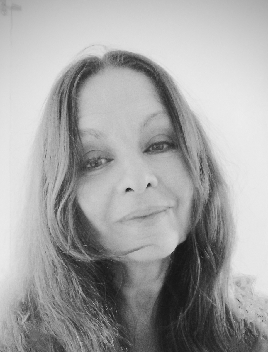 Привет! Я очень рада гостям...Полезной информации у меня на канале мало))) Но с удовольствием приглашаю поболтать, поговорить о нас любимых. 