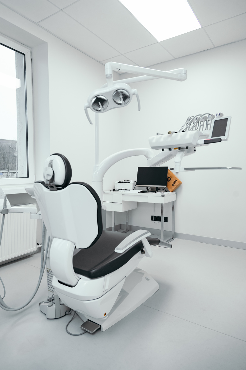 Фотография взята с сайта стоматологии Дмитрович Фэмили https://www.dmitrovich.ru/