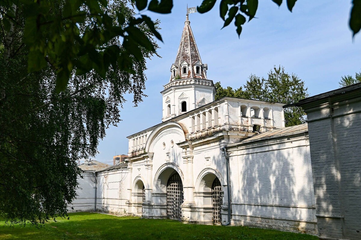    Москвичи выберут лучшие осенние маршруты по городским усадьбам в проекте "Активный гражданин"