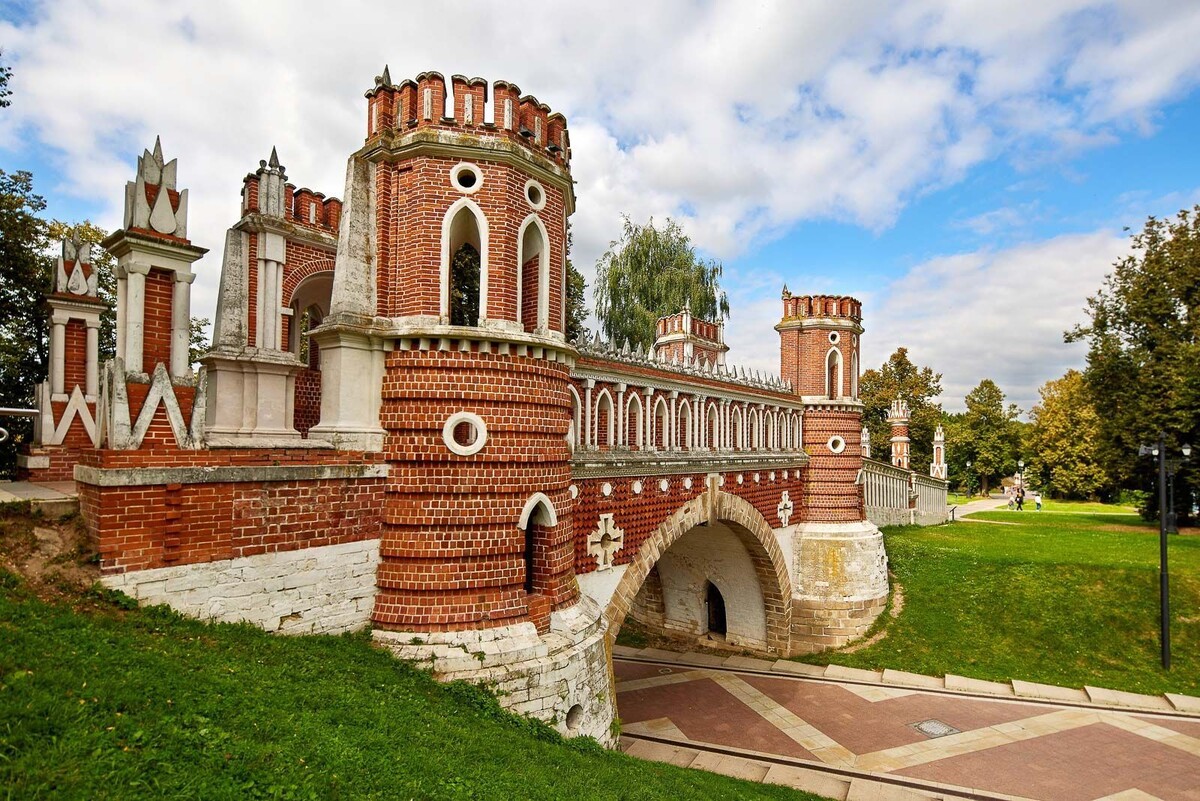    Москвичи выберут лучшие осенние маршруты по городским усадьбам в проекте "Активный гражданин"