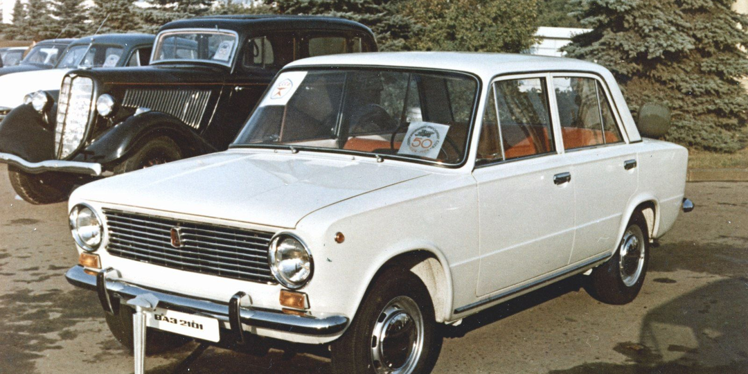 Сравниваем цены СССР и России: На что можно было купить ВАЗ-2101 и сколько стоит его аналог сегодня