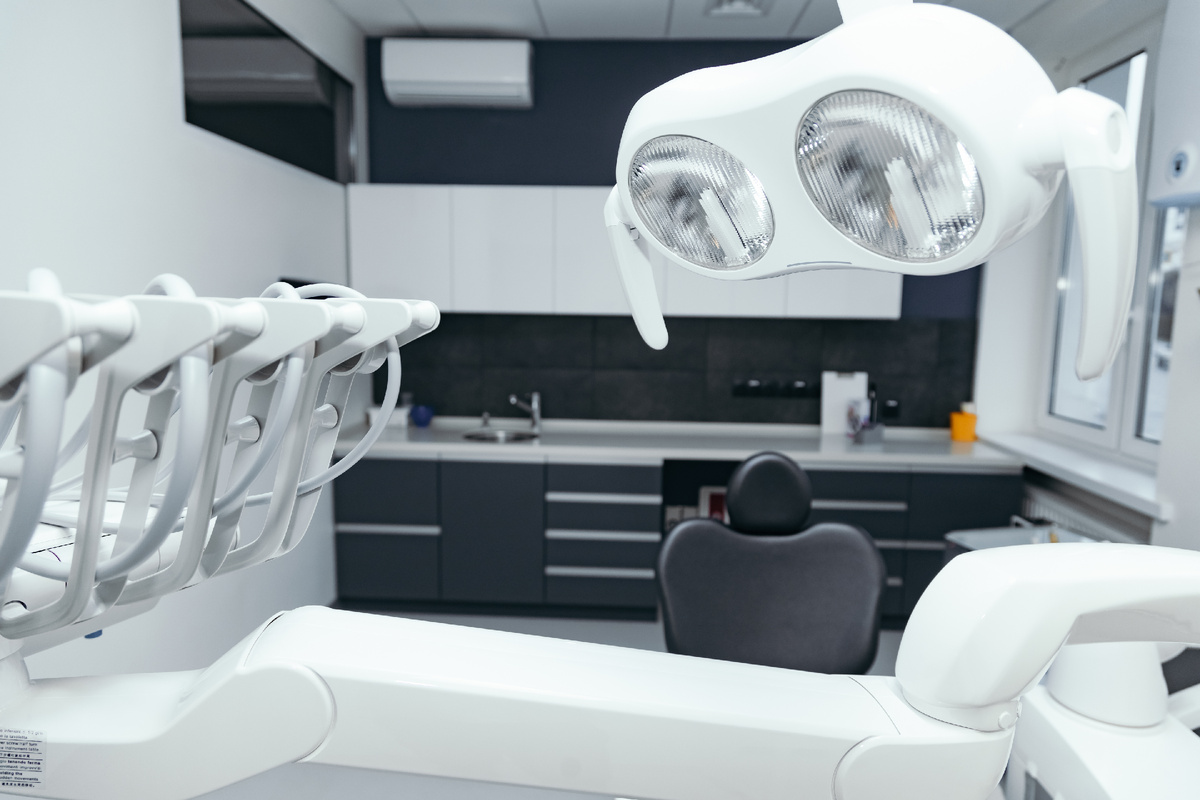  Фотография взята с сайта стоматологии Дмитрович Фэмили https://www.dmitrovich.ru/