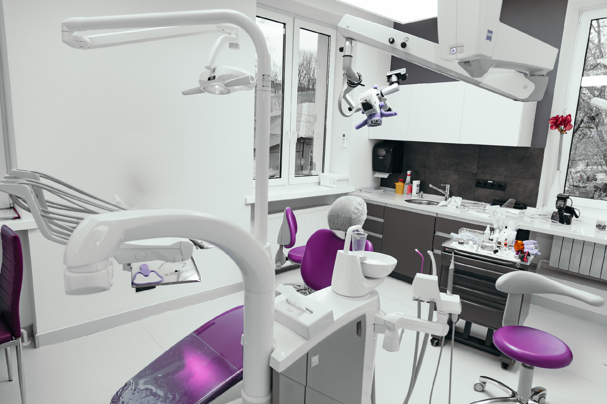 Фотография взята с сайта стоматологии Дмитрович Фэмили https://www.dmitrovich.ru/