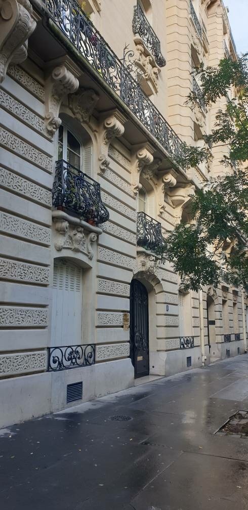 
По этому адресу снимал квартиру в Париже Саша Чёрный с супругой. Улица Теофила Готье 8.