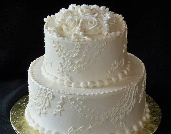 Двухъярусный домашний торт.