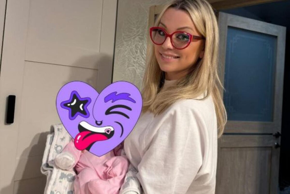    Ирина Салтыкова с младенцем Социальные сети