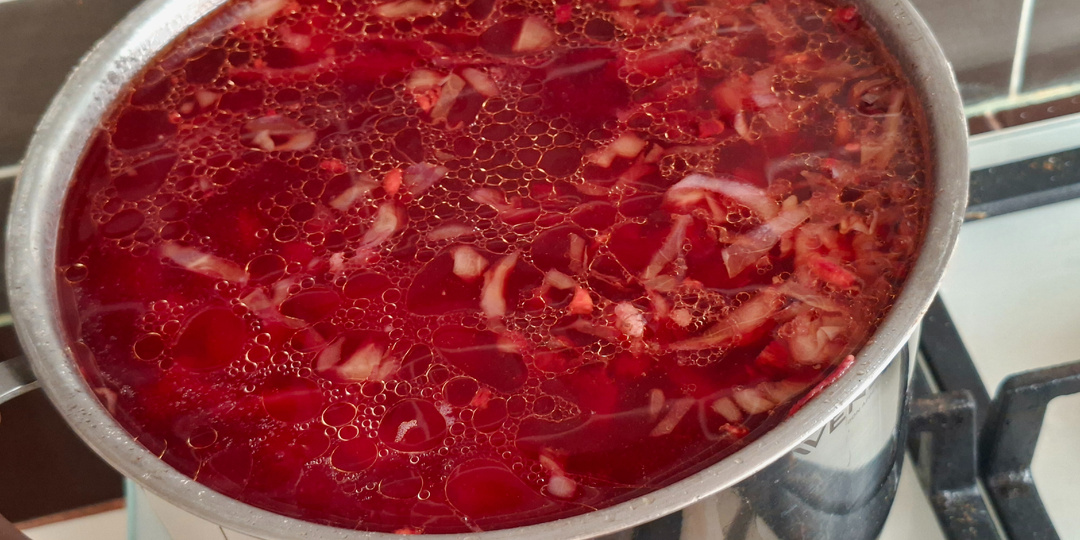 Борщ не красный: типичные три ошибки, которые портят суп