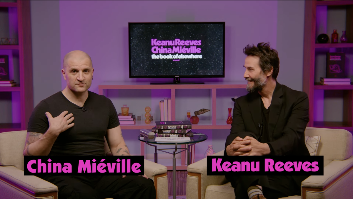 Две иконы фантастики в одном видео. Оба в черном, по жизни и на любом пресс-портрете. 