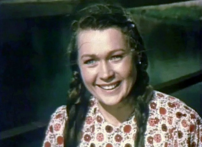 «Она выжила в детдоме, похоронила троих мужей — и всё равно выходила на сцену с улыбкой: история Нины Архиповой»