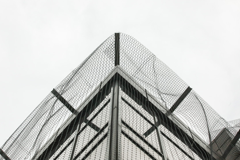    Металлическая сетка против дронов   
Фото: Павел Колядин / ТАСС