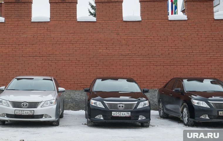     В автопарке представительства правительства ЯНАО в Тюмени минимум 15 машин