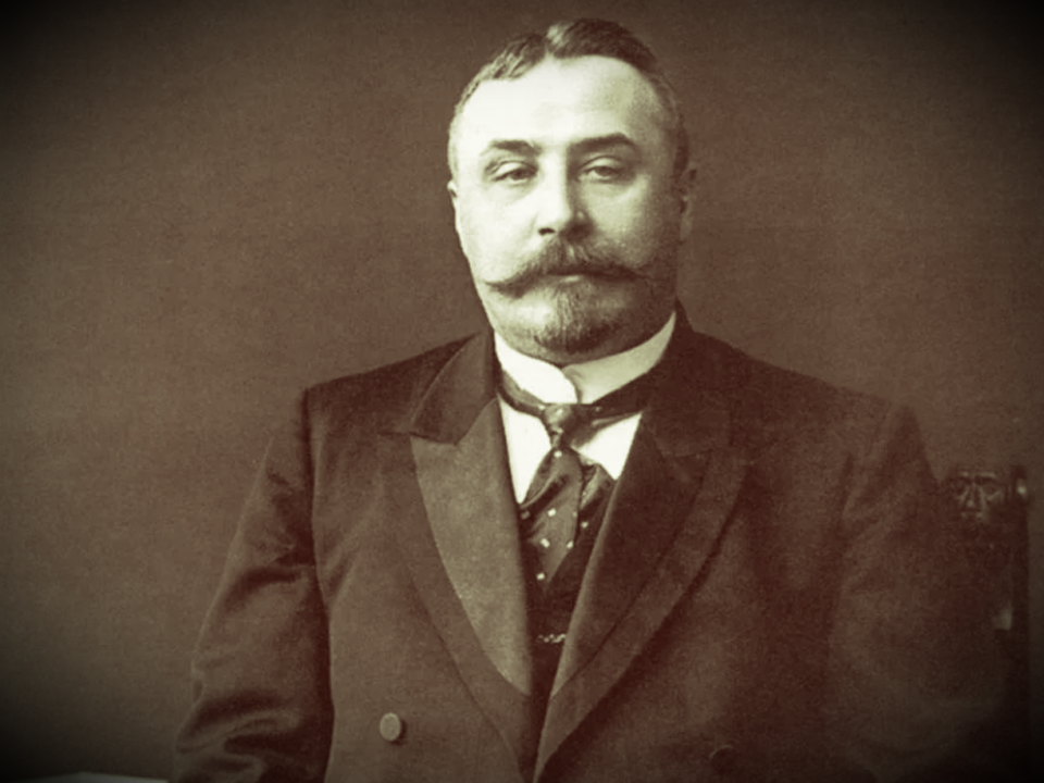 Аркадий Францевич Кошко — русский криминалист и сыщик. Начальник Московской сыскной полиции, позднее делопроизводитель Департамента полиции Российской империи, в эмиграции писатель-мемуарист. Статский советник.
