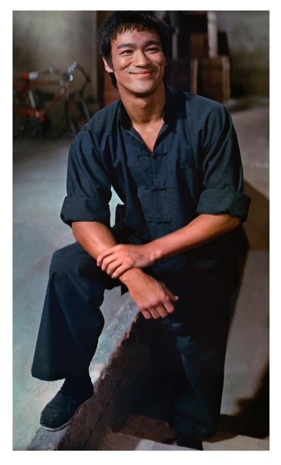 Фото с сайта https://id.pinterest.com/pin/way-of-the-dragon-written-by-directed-by-and-starring-bruce-lee--296885800405994217/