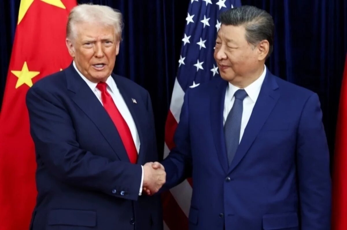    Эксперт по языку жестов Анищенко объяснил долгое рукопожатие Трампа и Си