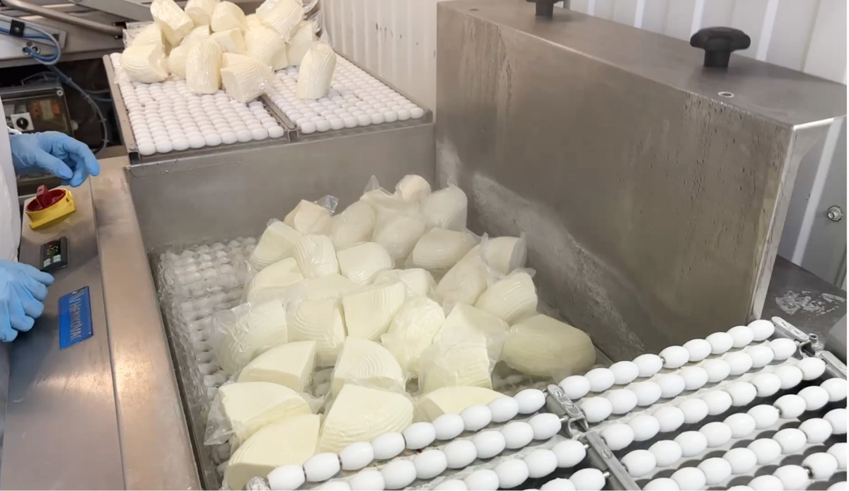 Термоусадка сыра в термованне