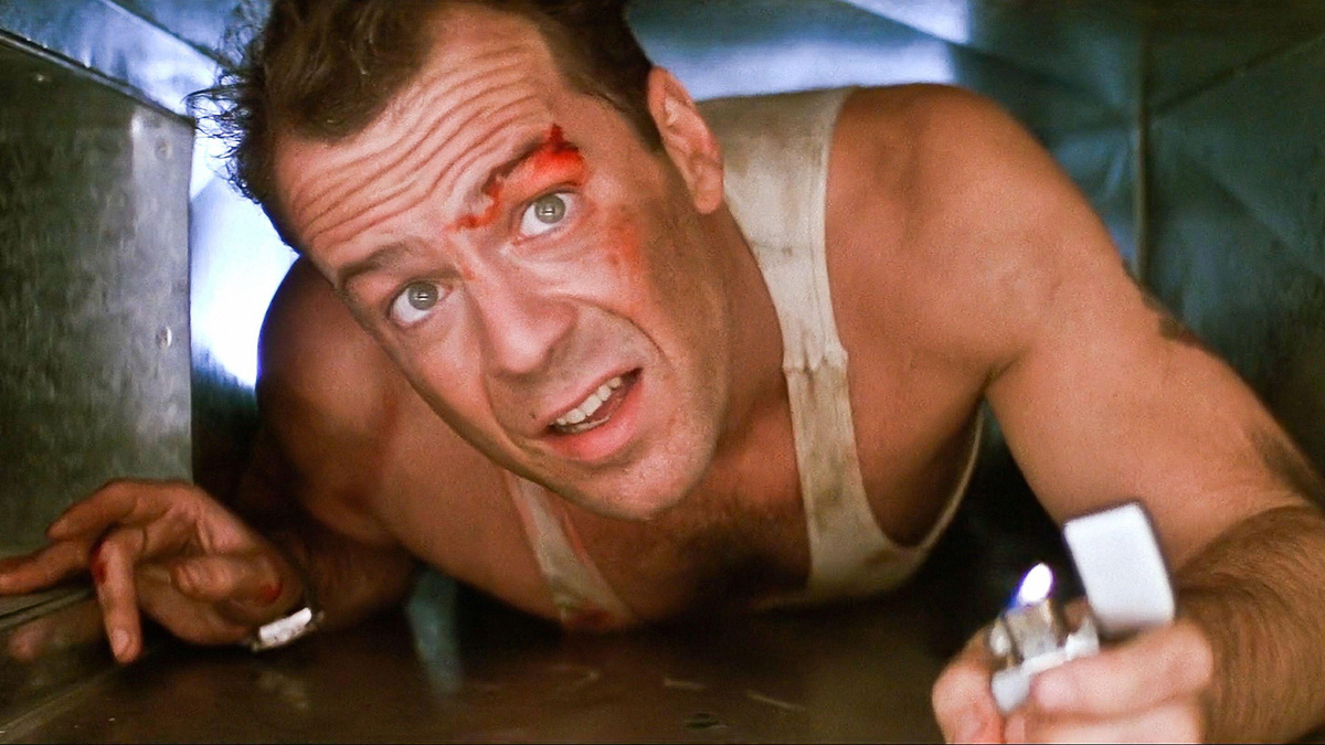    Быть героем — значит не ждать идеального момента, а действовать, когда это нужно. Источник изображения: kz.kinoafisha.info