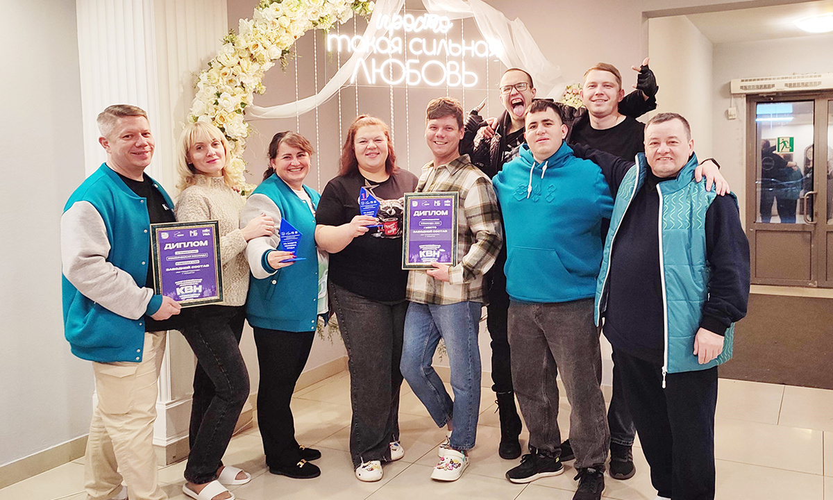 Участники «Заводного состава» уже пять лет представляют предприятие на играх КВН различного уровня / Фото профсоюза ТК