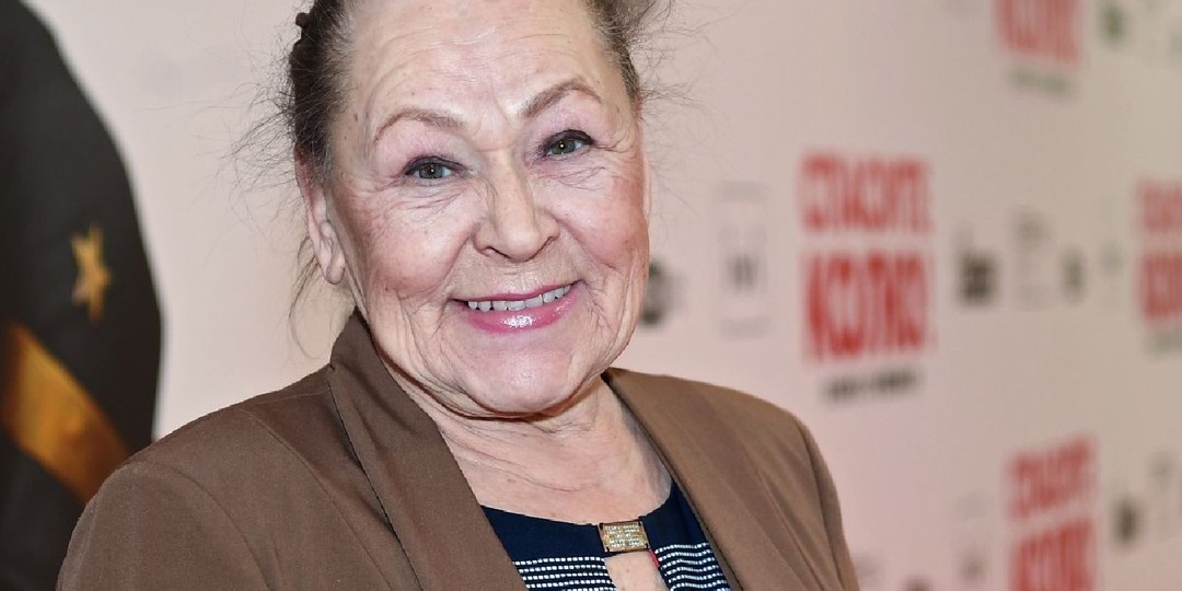 Работа в такси, смерть сына, мнение об СВО и маленькая пенсия: что на самом деле скрывает судьба народной артистки Раисы Рязановой?