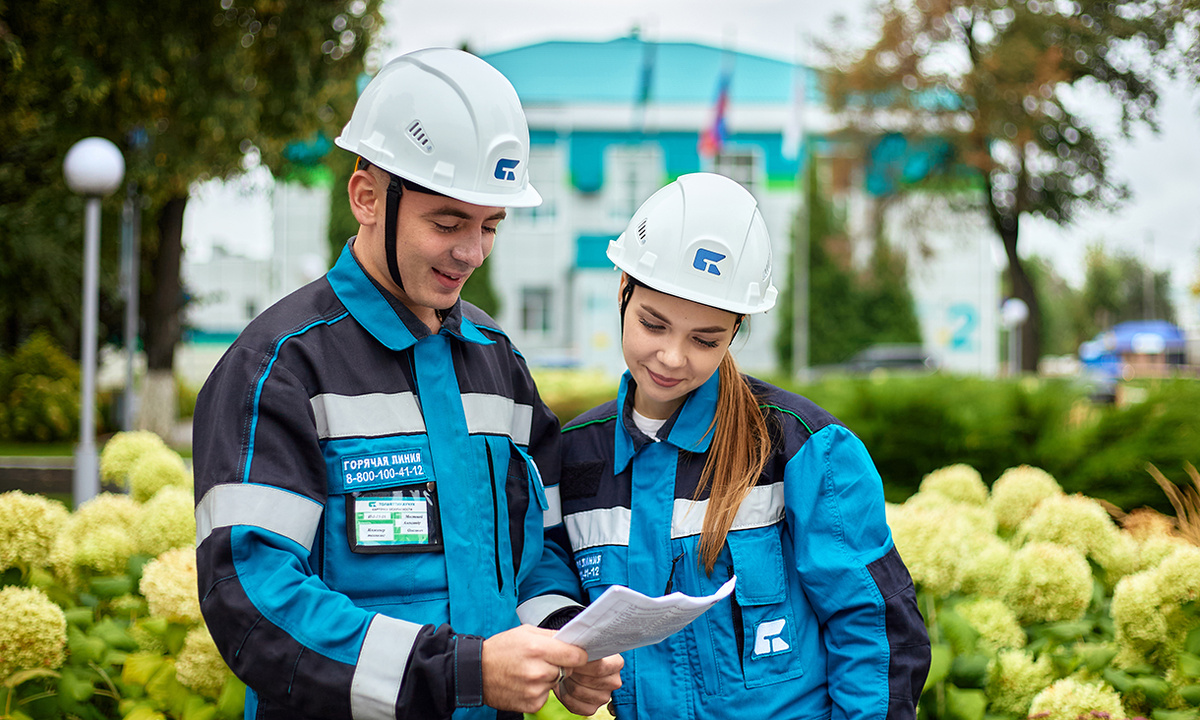 Полученная высокая оценка – признание эффективности системной работы, которая ведется по многим направлениям для всех категорий работников: действующих сотрудников, ветеранов, молодых специалистов / Фото Владимира Пшенина