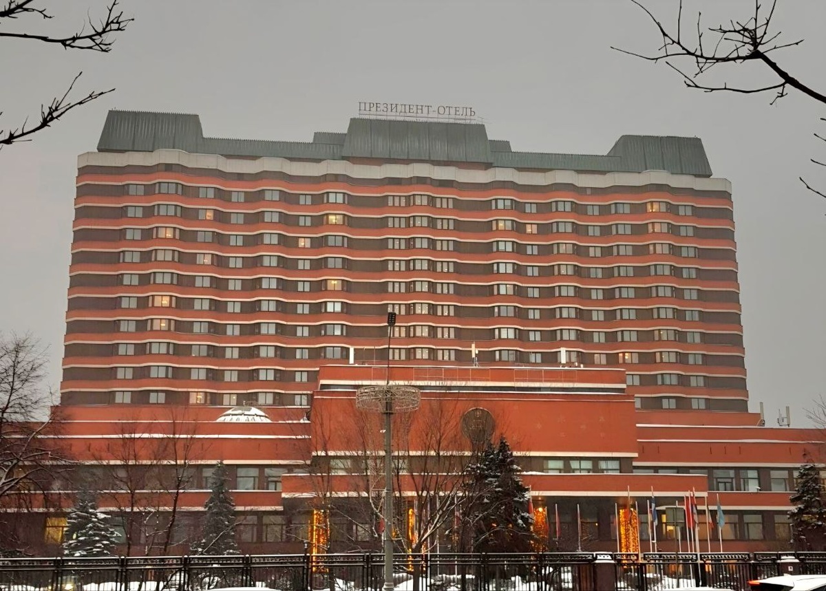 Здание "Президент-Отеля" со стороны ул. Большая Якиманка