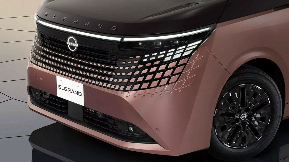 Nissan Elgrand.📷Фото: Nissan