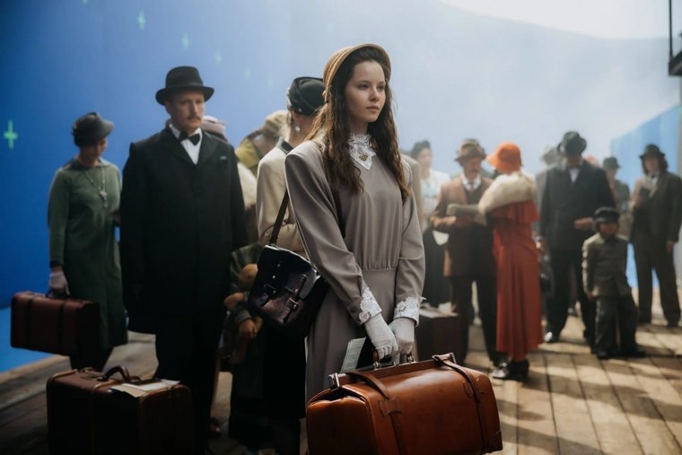  Главной темой сериала стала потеря себя в эмиграции