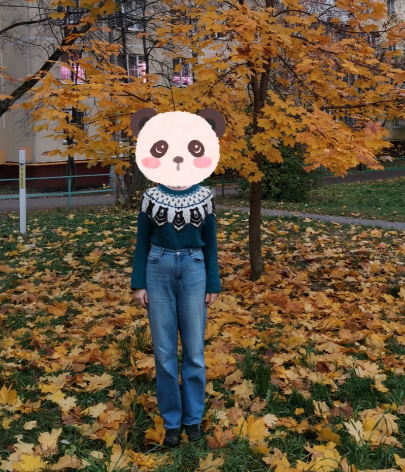 Свитер на мне, извините, пока стесняюсь показать лицо, в галерее два фото