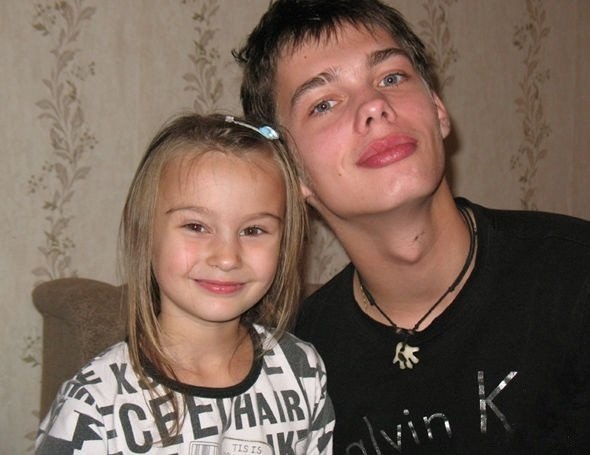 С сестренкой