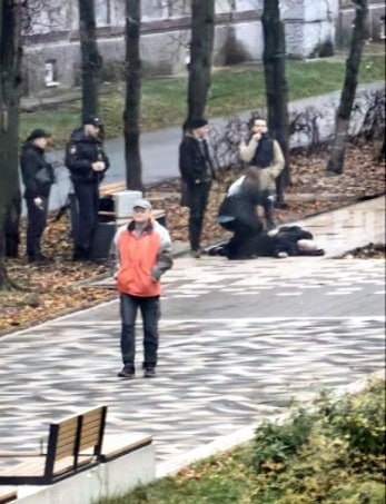 Тело пожилого мужчины  на бульваре по улице Пирогова