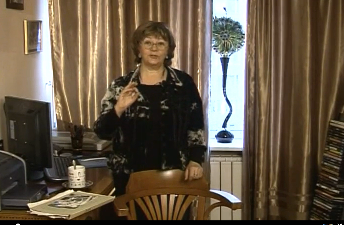 Алла Сурикова. Кадр из документальной ленты "Человек с бульвара Капуцинов. 20 лет спустя", 2008 г. (скриншот)