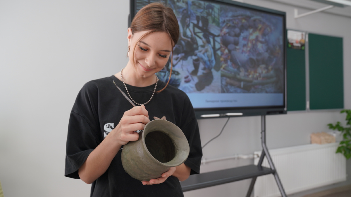 Листайте фото в галерее, чтобы увидеть счастливые лица школьников