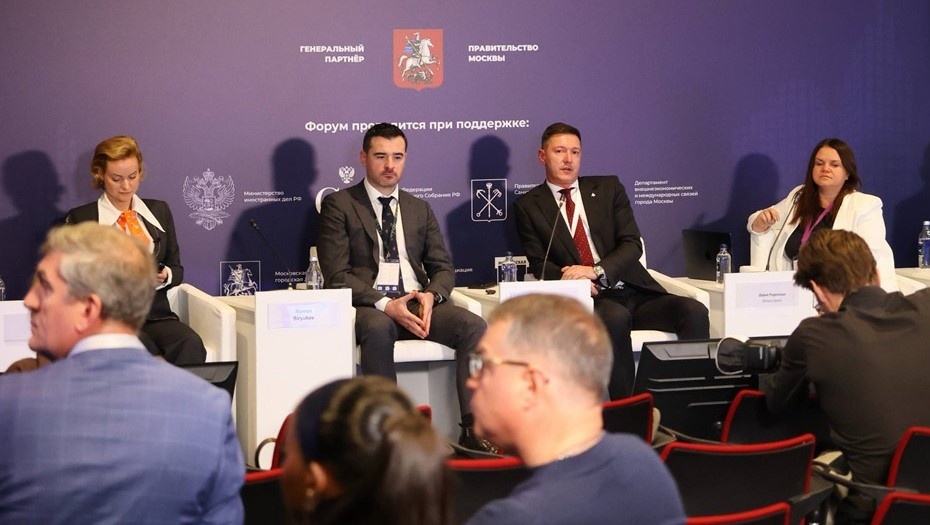    Организатор перевозок представил транспортные цифровые сервисы Петербурга на Форуме БРИКС Автор фото: t.me/transportniytseh