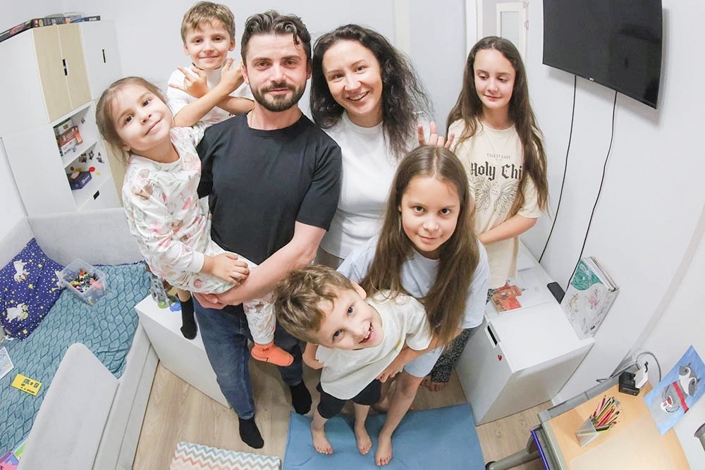    Семья в полном составе. Егор Маркин: многодетность - это великолепно. Злым она не показана. / Сергей Куксин/РГ