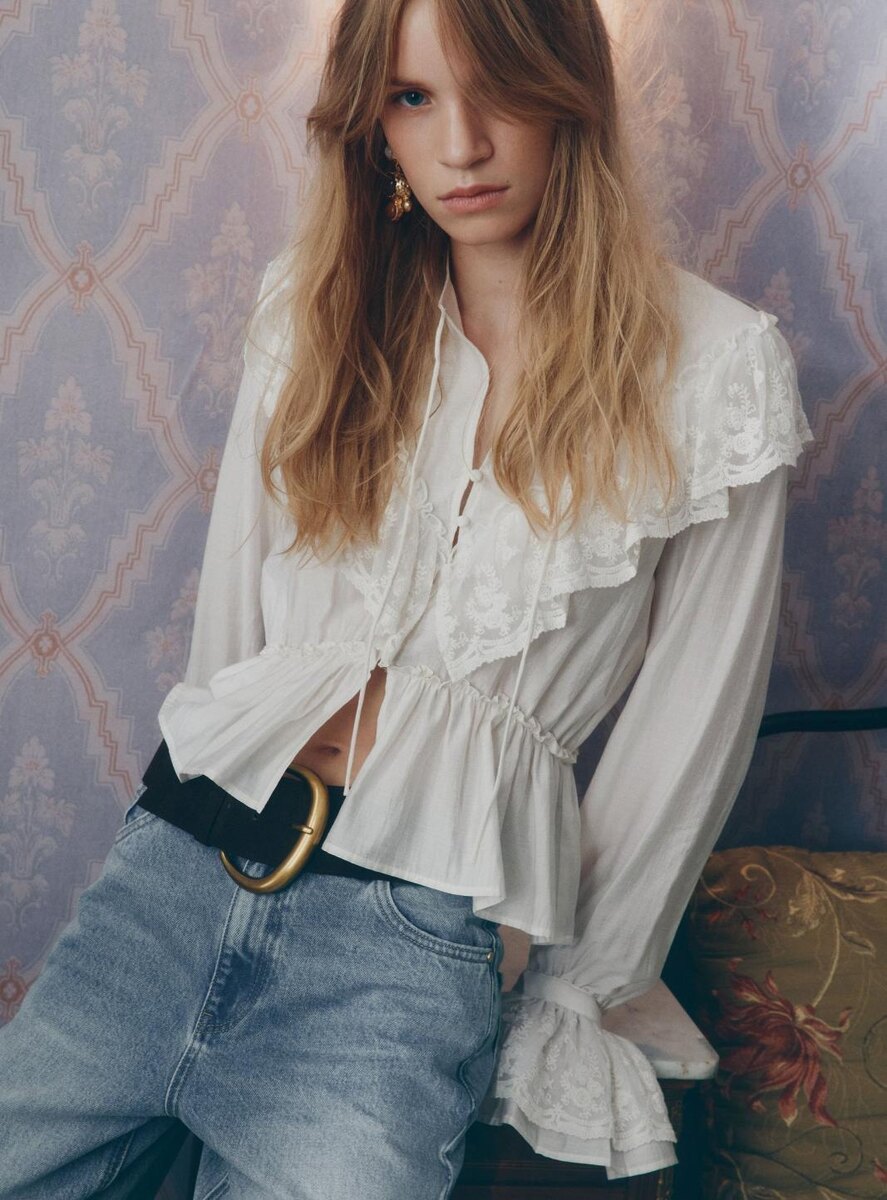    блузка с воланами