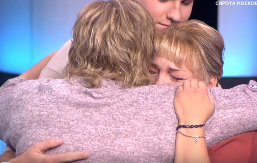 Старшую сестру скрывали от семьи: мать сдала младенца в детдом, надеясь на излечение, и пропала