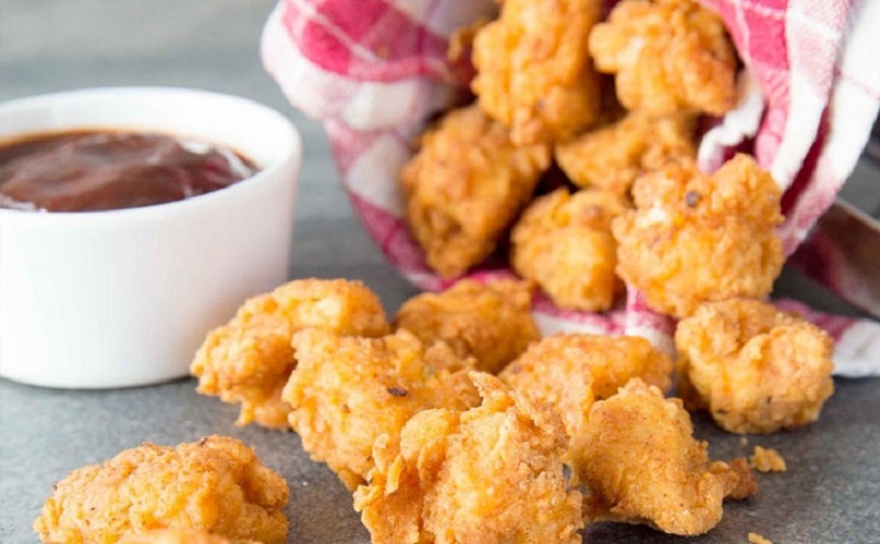 Необычная и очень вкусная закуска из курицы для домашнего вечера