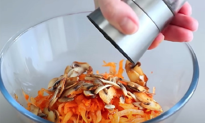 Пышный заливной пирог на сковороде: просто, быстро и без лишних хлопот