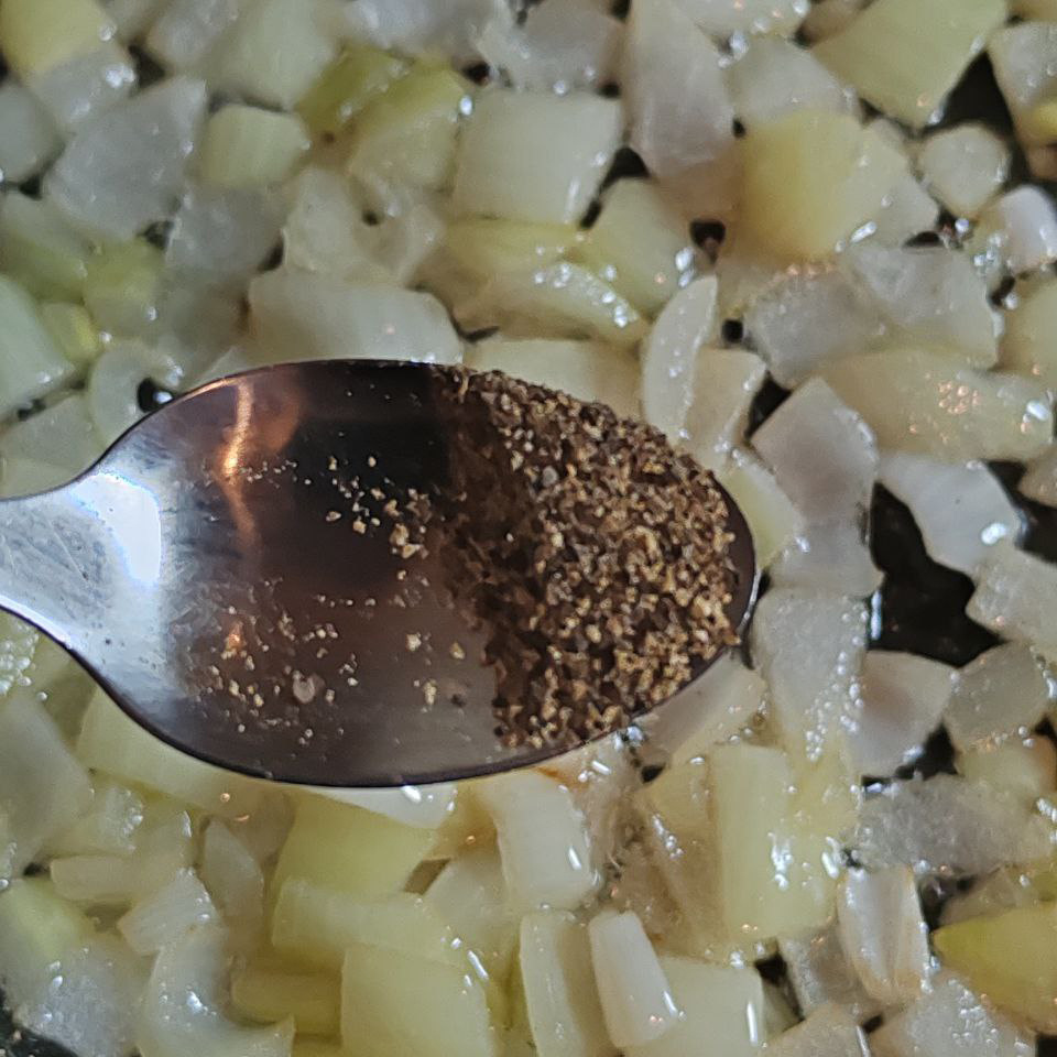 Свежемолотый черный перец