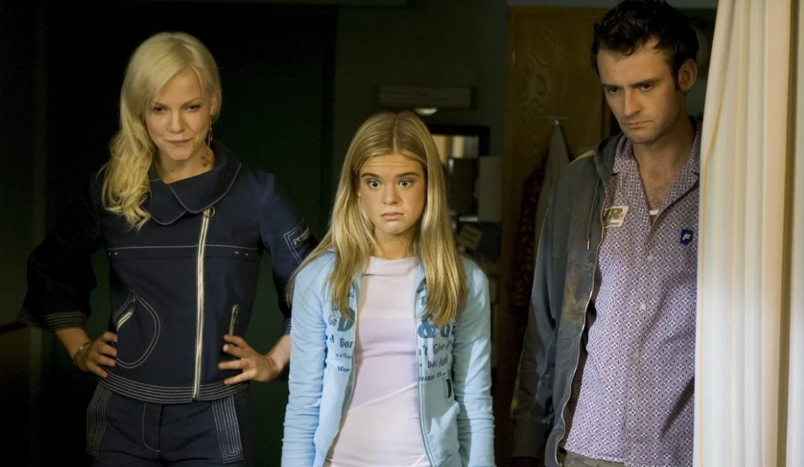 Кадр из сериала "Мертвые как я"