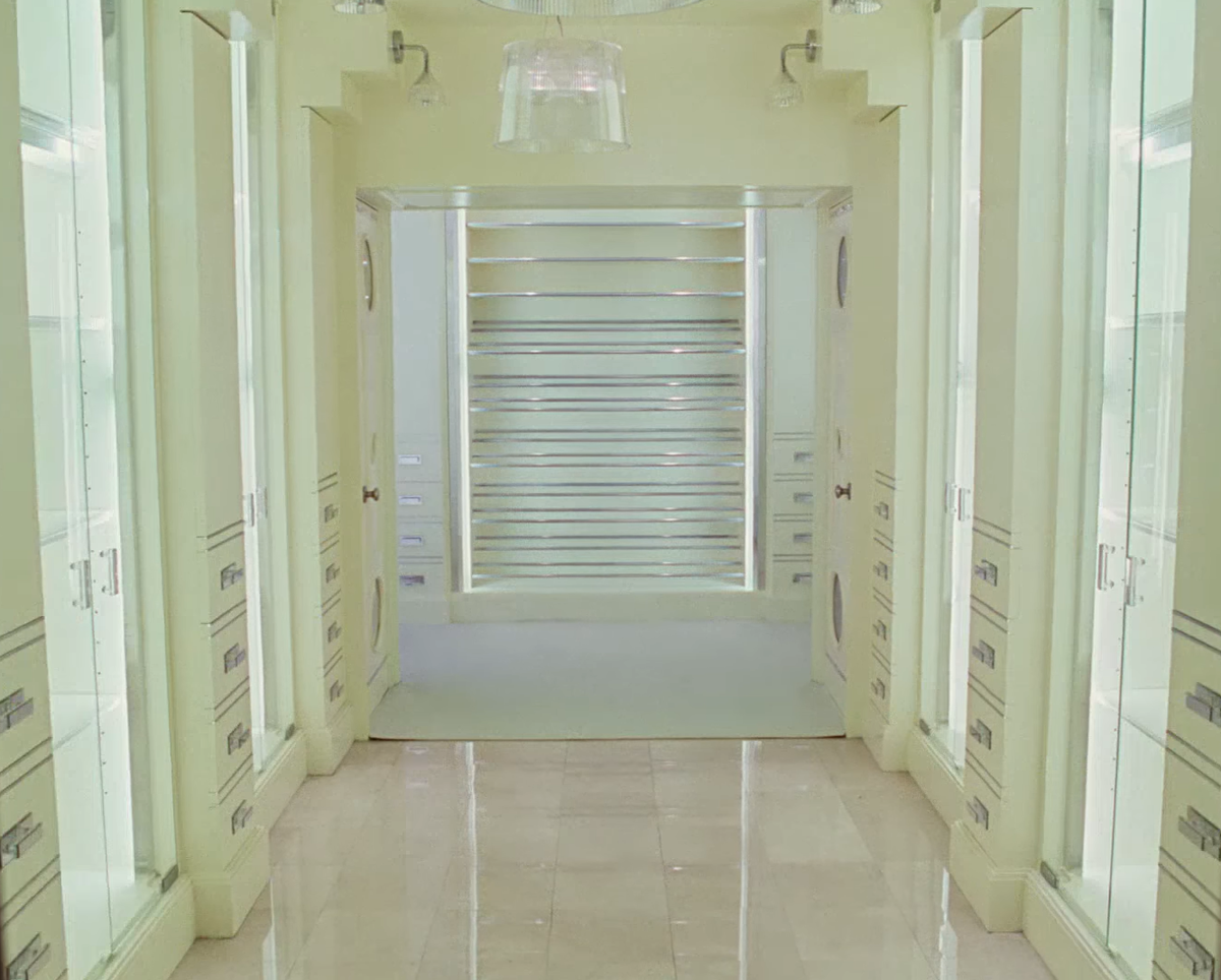 гардеробная в квартире Кэрри и Бига из фильма "Секс в большом городе", кадр из фильма