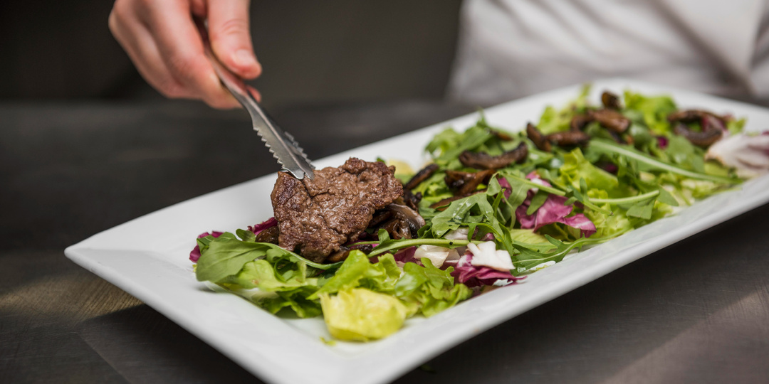 Салаты на скорую руку: 10 вкусных идей, когда совсем нет времени